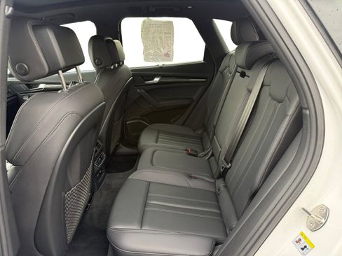 Used 2023 Audi SQ5 Premium Plus w/ Premium Plus Package image 16