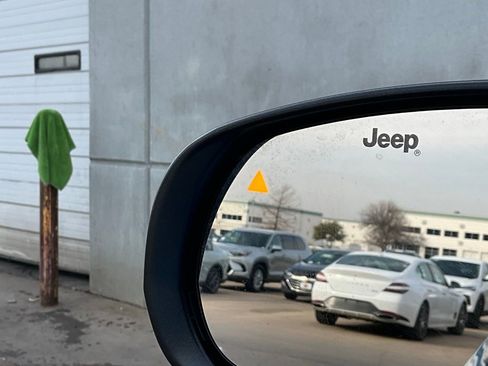 Used 2025 Jeep Compass Limited image 20