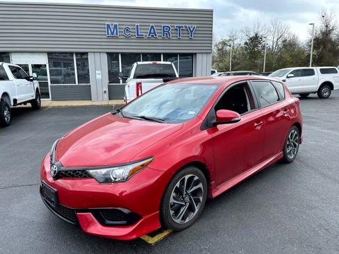 Used 2017 Toyota Corolla iM image 1