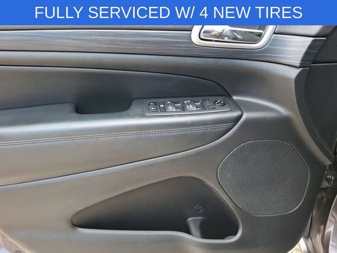 Used 2021 Jeep Grand Cherokee Laredo AWD/4WD image 12