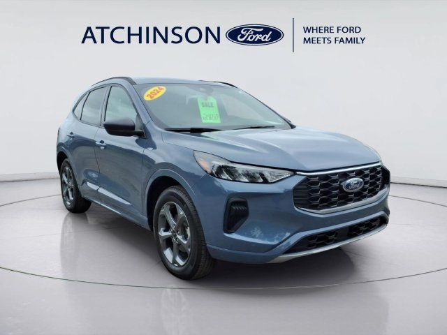 Certified 2024 Ford Escape ST-Line w/ Tech Pack #1 AWD/4WD image 3