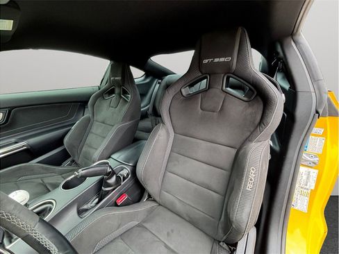 Used 2017 Ford Mustang Shelby GT350 w/ Electronics Package RWD image 17