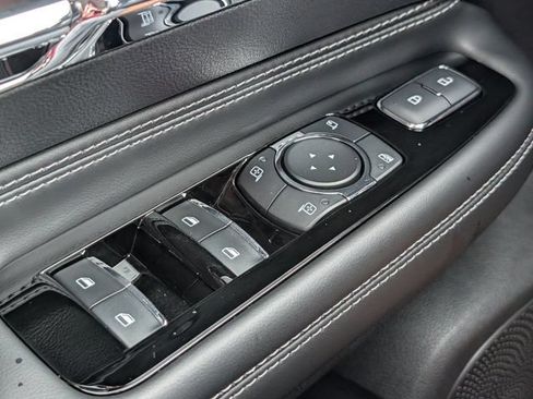 Used 2025 Lincoln Corsair Reserve FWD image 22