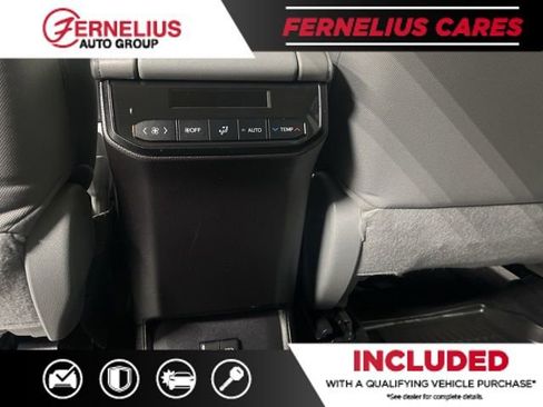 Used 2022 Toyota Highlander L AWD/4WD image 33
