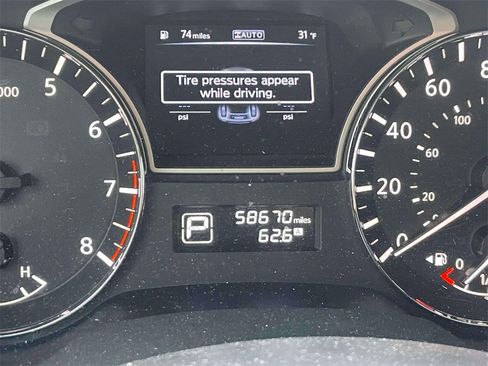 Used 2014 Nissan Pathfinder Platinum w/ Platinum Premium Package image 27