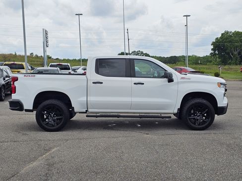 Used 2023 Chevrolet Silverado 1500 LT Trail Boss AWD/4WD image 7