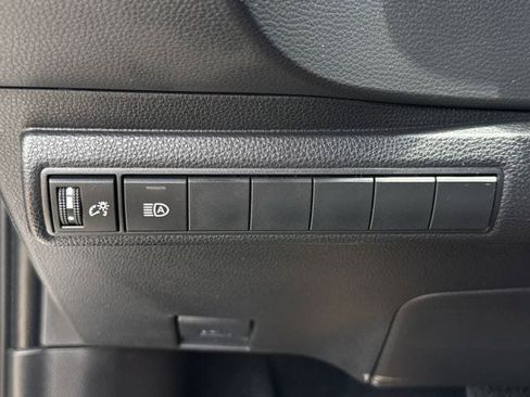 Used 2025 Toyota Corolla SE FWD image 24