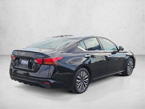 Used 2024 Nissan Altima 2.5 SV FWD image 5