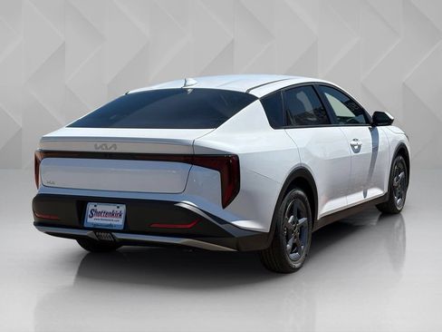 New 2026 Kia K4 FWD image 5