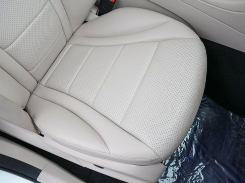 Used 2022 Mercedes-Benz GLC 300 4MATIC image 29