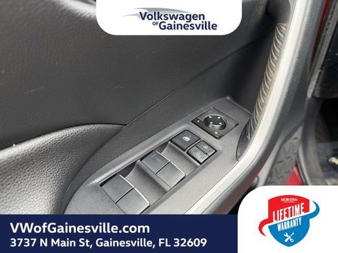 Used 2019 Toyota RAV4 XLE Premium image 15