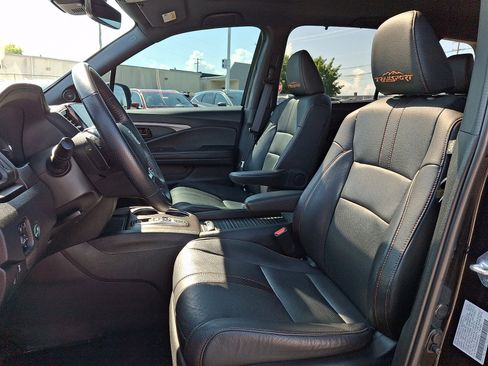 Used 2023 Honda Passport TrailSport image 13