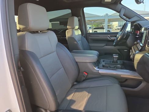 Used 2023 Chevrolet Silverado 1500 ZR2 w/ Technology Package AWD/4WD image 18