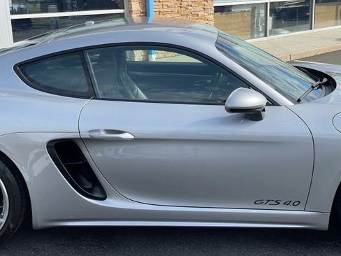 Used 2022 Porsche 718 Cayman GTS RWD image 18