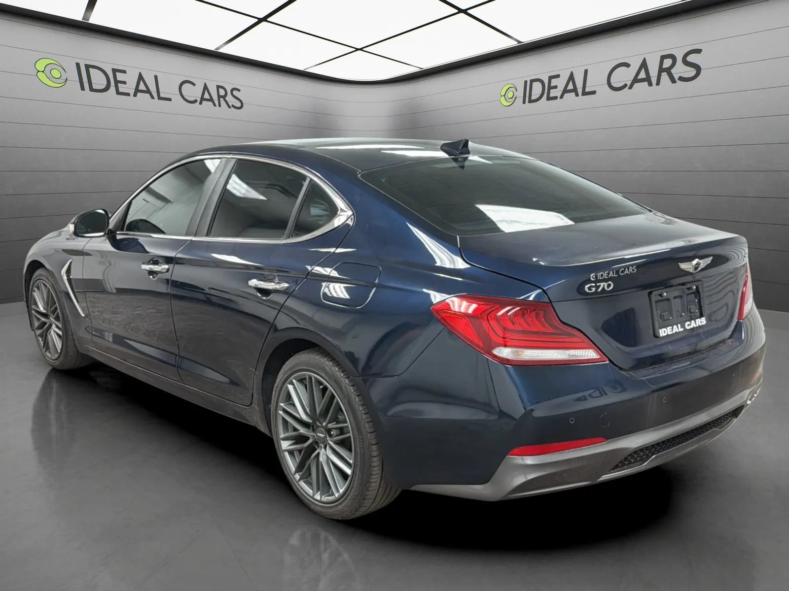 Used 2019 Genesis G70 2.0T Advanced w/ Elite Package RWD image 3