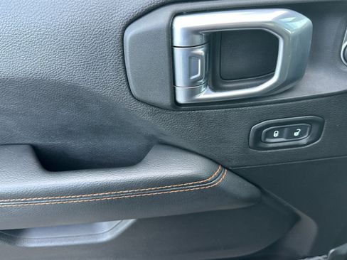 Used 2022 Jeep Gladiator Mojave w/ Trailer Tow Package image 11