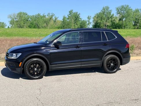 Used 2018 Volkswagen Tiguan SE image 15