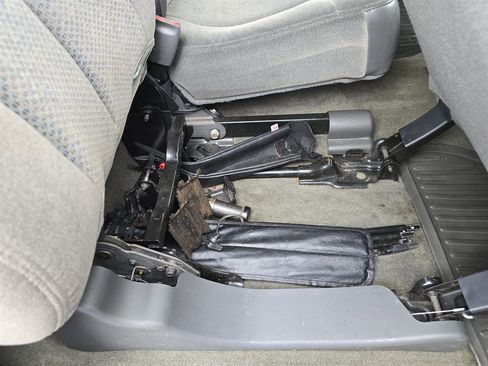 Used 2005 Chevrolet Silverado 2500 LS w/ Heavy-Duty Power Package image 29