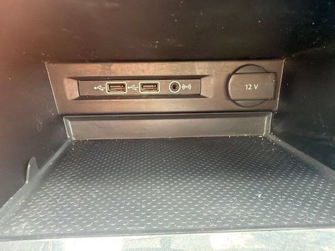 Used 2018 Volkswagen Tiguan SEL AWD/4WD image 30