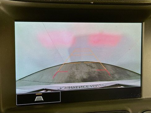 Used 2024 GMC Terrain SLT image 11