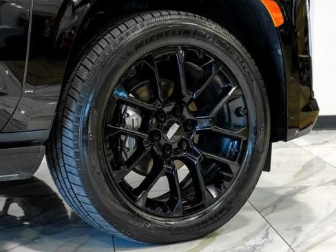 Used 2022 Cadillac Escalade ESV Sport Platinum w/ Heavy-Duty Trailer Package AWD/4WD image 95