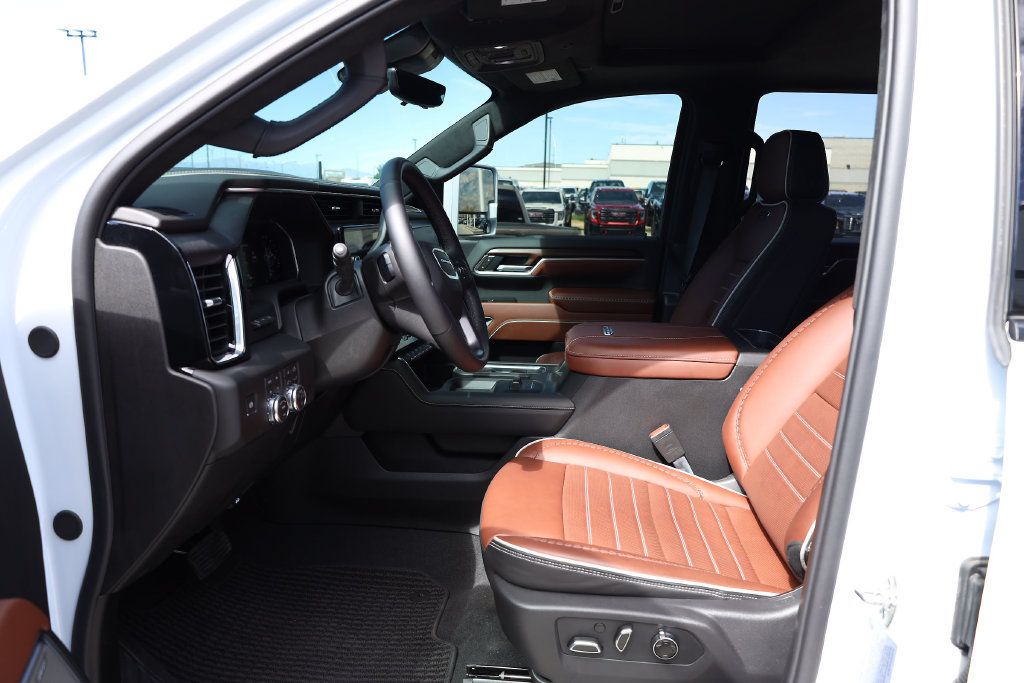 Used 2026 GMC Sierra 3500 Denali Ultimate AWD/4WD image 11