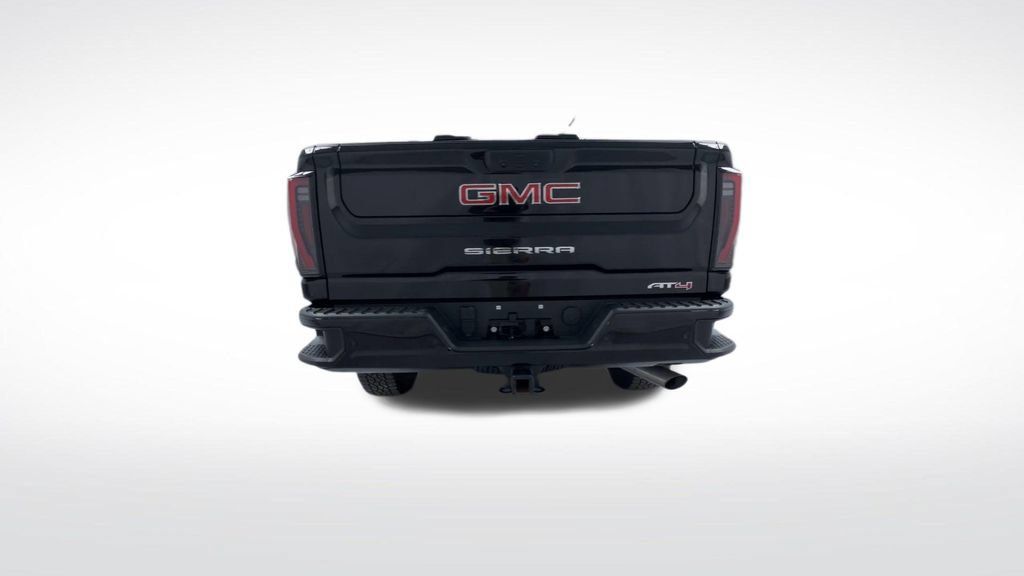 Used 2025 GMC Sierra 2500 AT4 AWD/4WD image 7