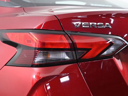 Used 2020 Nissan Versa SV image 8