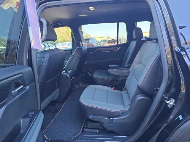Used 2025 GMC Acadia AT4 AWD/4WD image 14