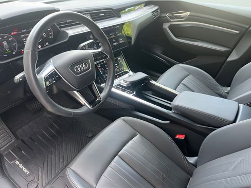 Used 2024 Audi Q8 e-tron Premium Plus w/ Premium Plus Package AWD/4WD image 15