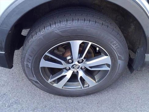 Used 2018 Toyota RAV4 XLE image 11