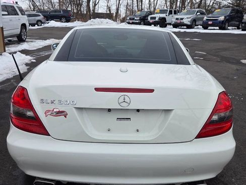 Used 2009 Mercedes-Benz SLK 300 image 6