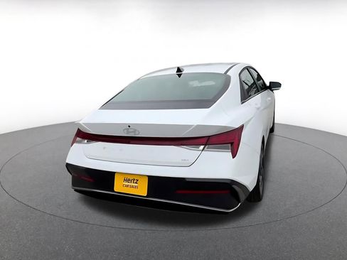 Used 2025 Hyundai Elantra Limited image 20