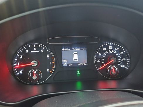 Used 2020 Kia Sorento LX image 19