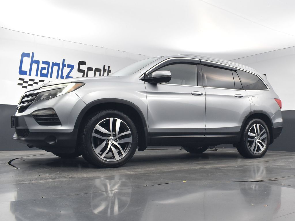 Used 2017 Honda Pilot Touring image 18