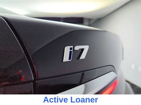Used 2025 BMW i7 xDrive60 AWD/4WD image 17