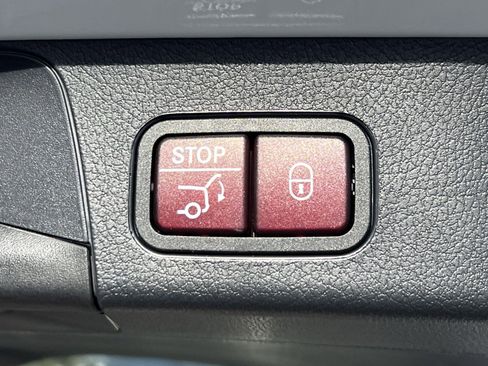 New 2026 Mercedes-Benz GLB 250 4MATIC image 25