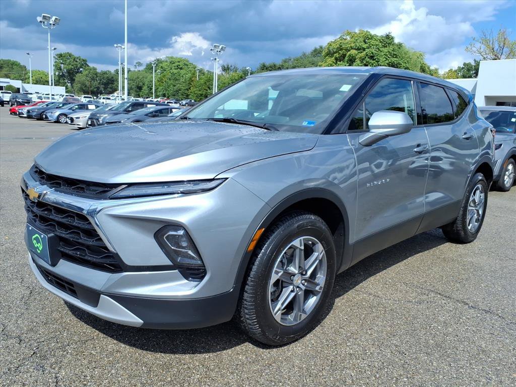 Certified 2025 Chevrolet Blazer LT FWD image 8