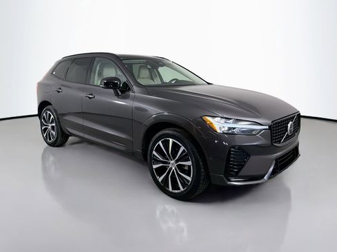 Certified 2023 Volvo XC60 B5 Plus w/ Protection Package Premier AWD/4WD image 3