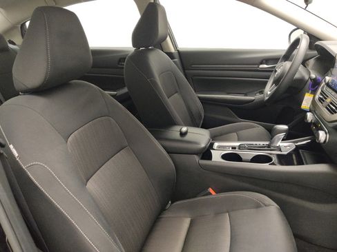 Used 2024 Nissan Altima 2.5 SV image 21
