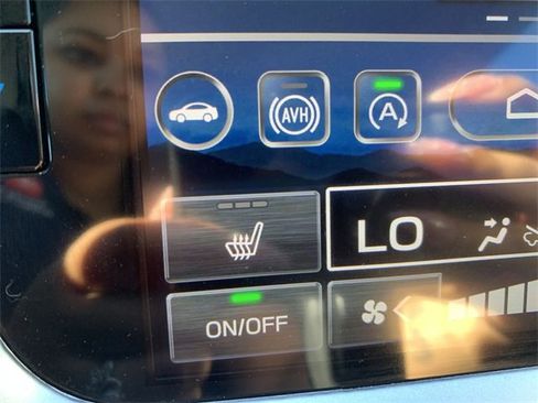 Used 2024 Subaru Outback Premium image 27