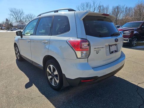 Used 2017 Subaru Forester 2.5i Premium w/ All-Weather Package image 3