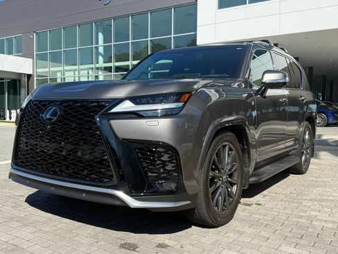 Used 2024 Lexus LX 600 F Sport image 9