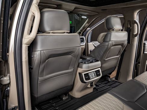 Used 2026 Ford F450 Platinum w/ Platinum Plus Package image 32