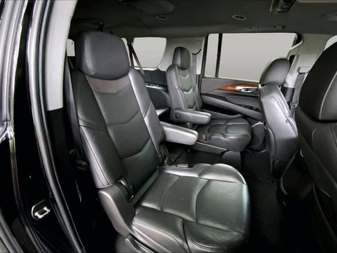 Used 2019 Cadillac Escalade ESV Premium Luxury w/ Escalade Sport Edition AWD/4WD image 20