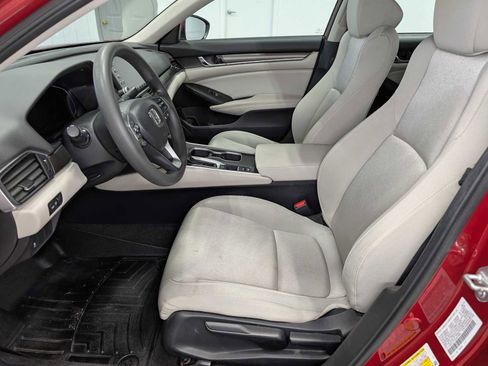 Used 2018 Honda Accord LX image 4
