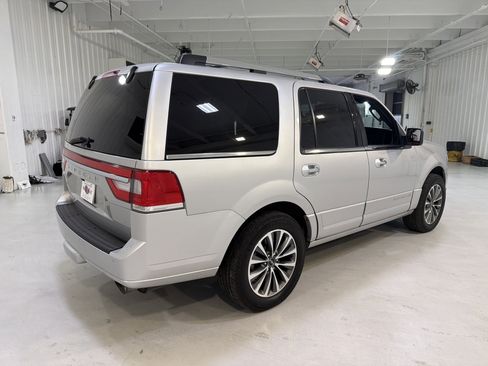 Used 2015 Lincoln Navigator 2WD image 5