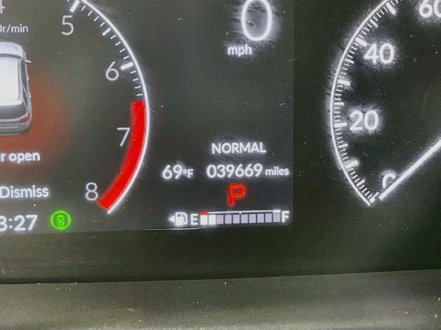 Used 2025 Honda Pilot Touring image 13