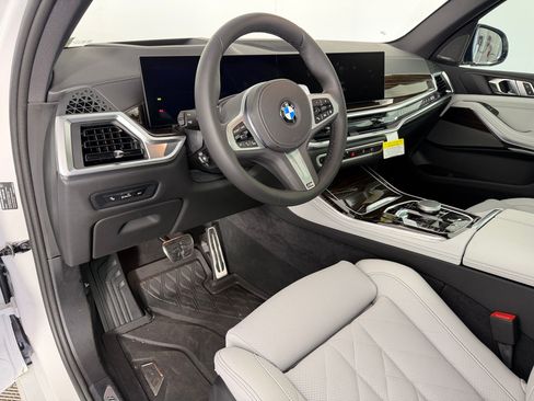 New 2026 BMW X5 xDrive40i w/ M Sport Package AWD/4WD image 4
