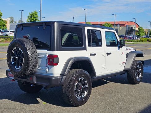 Used 2025 Jeep Wrangler Unlimited Rubicon AWD/4WD image 7
